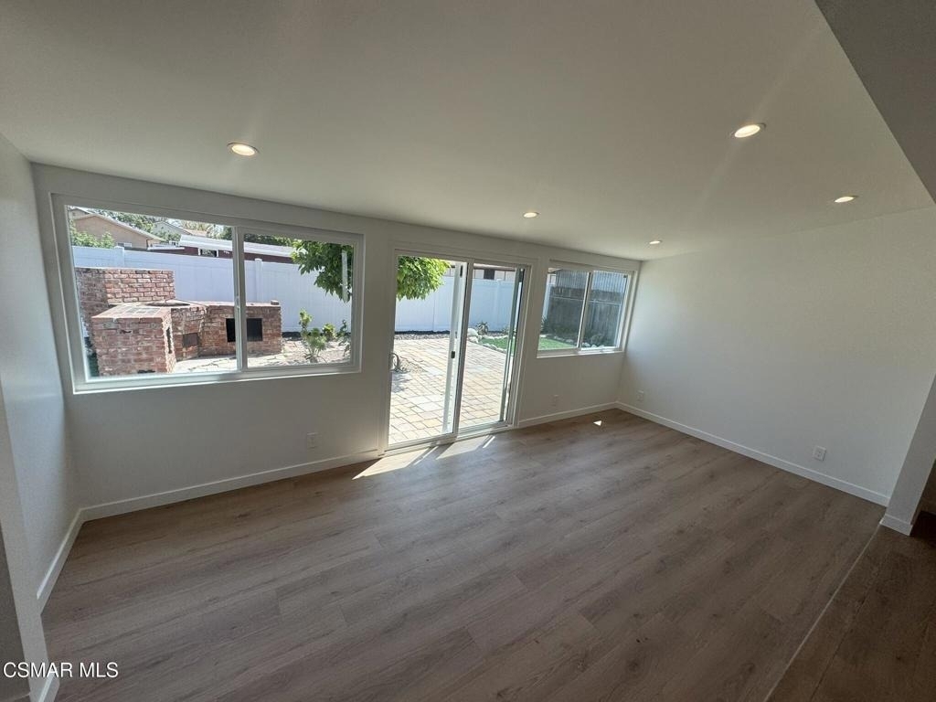 21420 Chatsworth Street - Photo 22