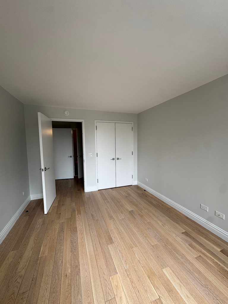 West 48th Street - Photo 4