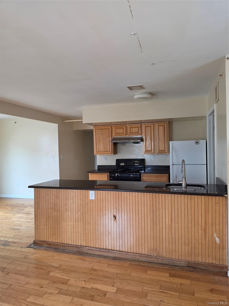 13 Lake Street - Photo 8