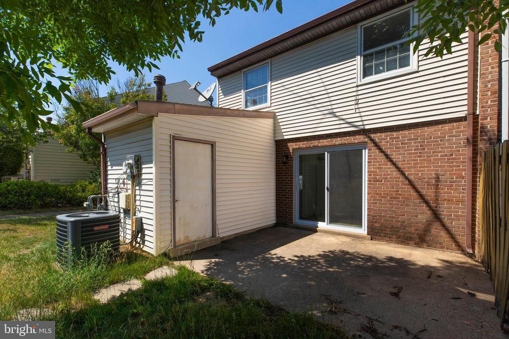 322 Clay Street - Photo 17