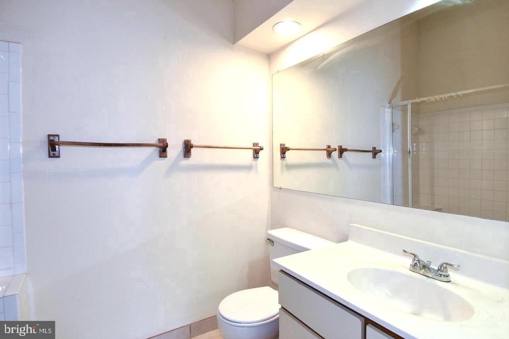 7705 Lafayette Forest Drive - Photo 17
