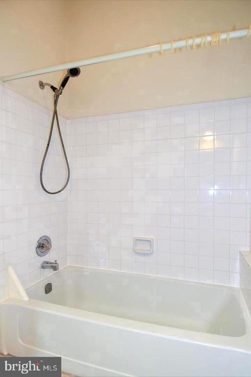 7705 Lafayette Forest Drive - Photo 18