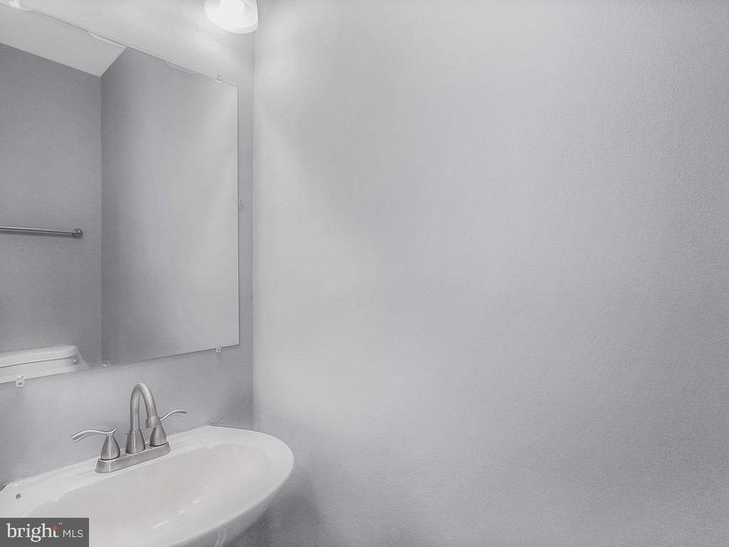 330 Brock Square - Photo 7