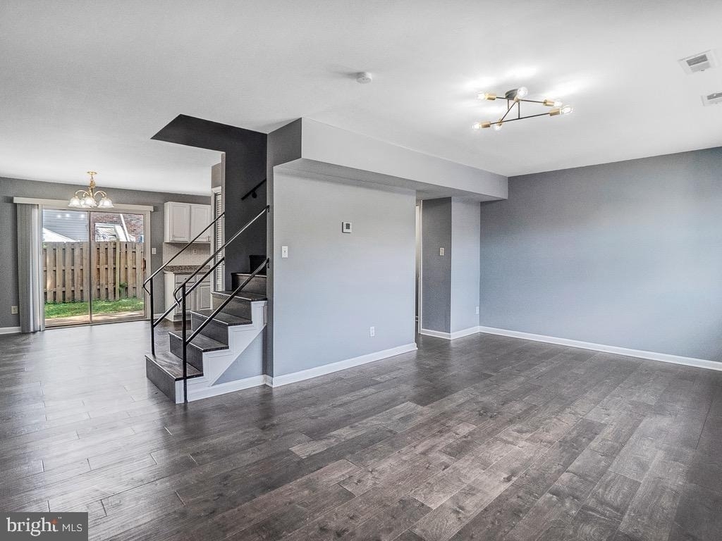 330 Brock Square - Photo 9