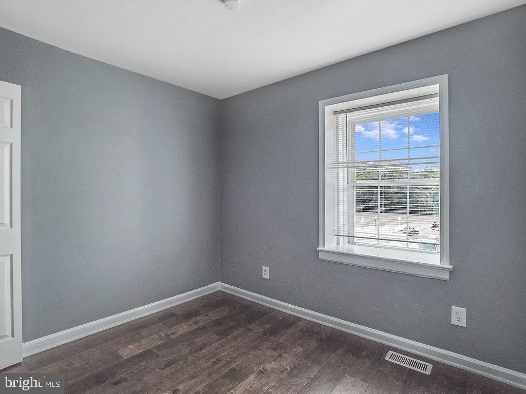 330 Brock Square - Photo 15
