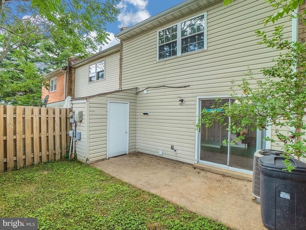 330 Brock Square - Photo 18
