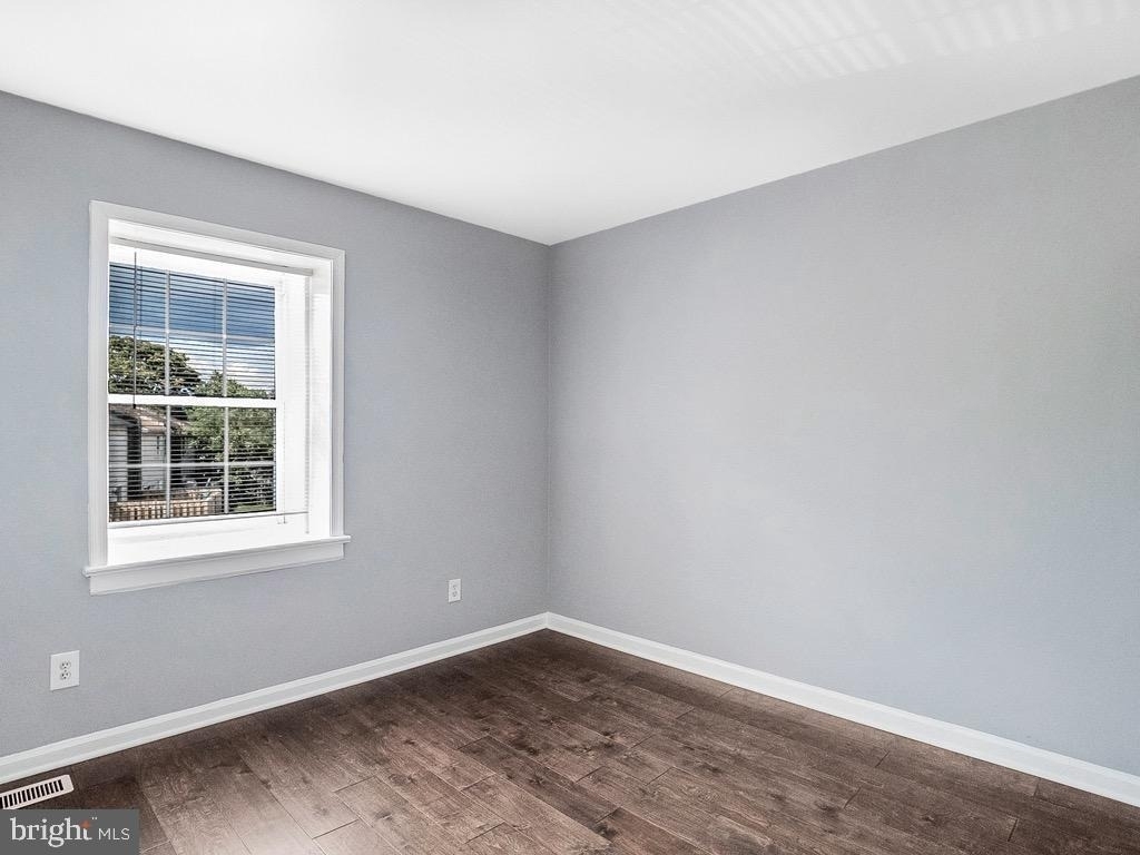 330 Brock Square - Photo 17