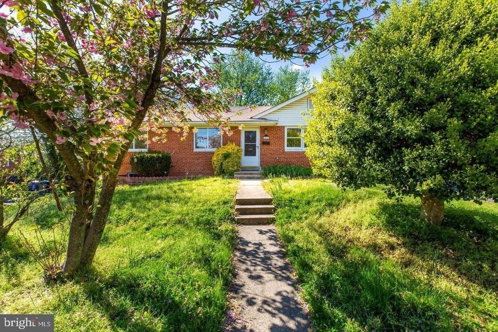 502 N Mansfield Street N - Photo 32