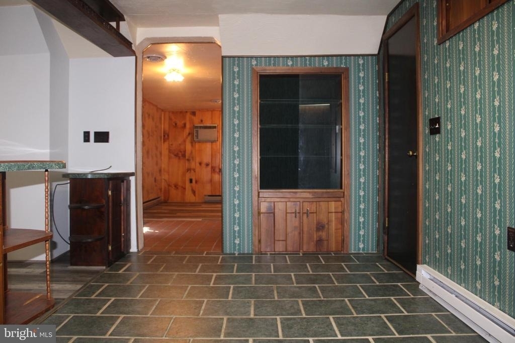 10 Winter Avenue - Photo 1