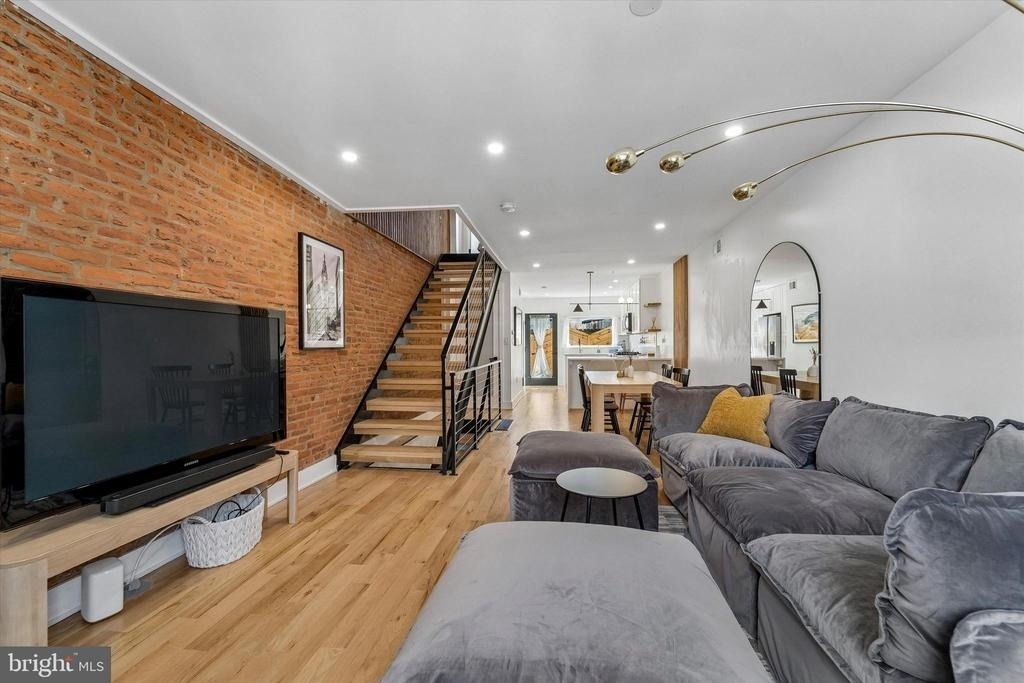 2565 Tulip Street - Photo 1
