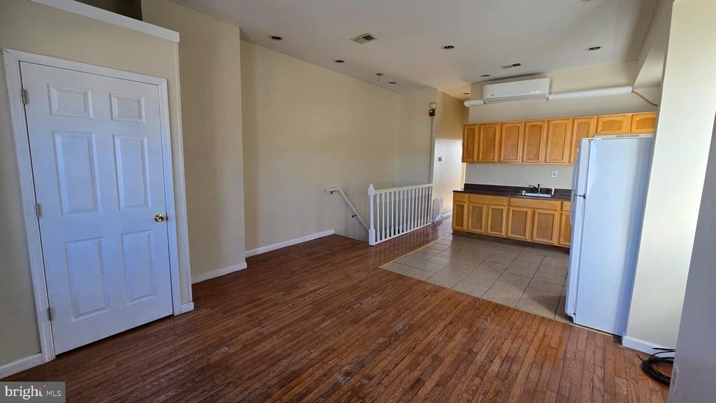 4625 N Broad Street - Photo 3