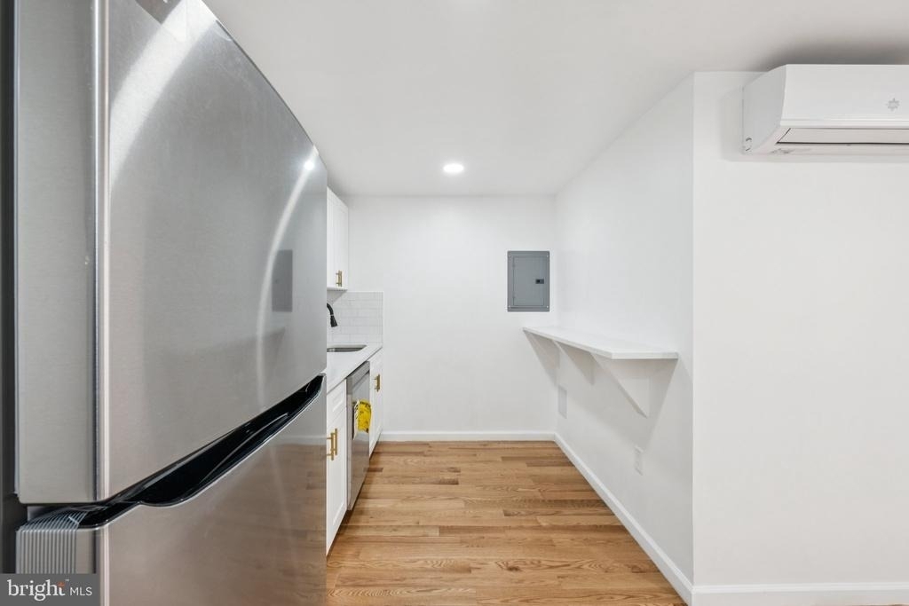 1223 Spruce Street - Photo 3