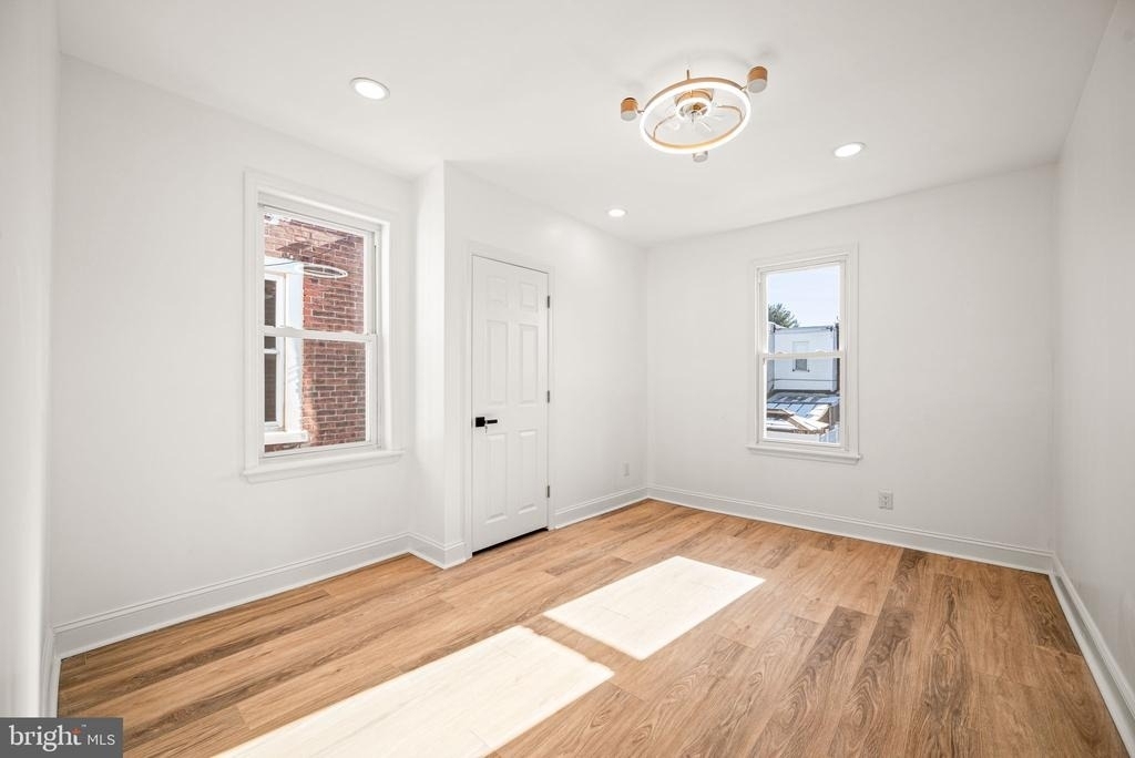 6128 Chestnut Street - Photo 8