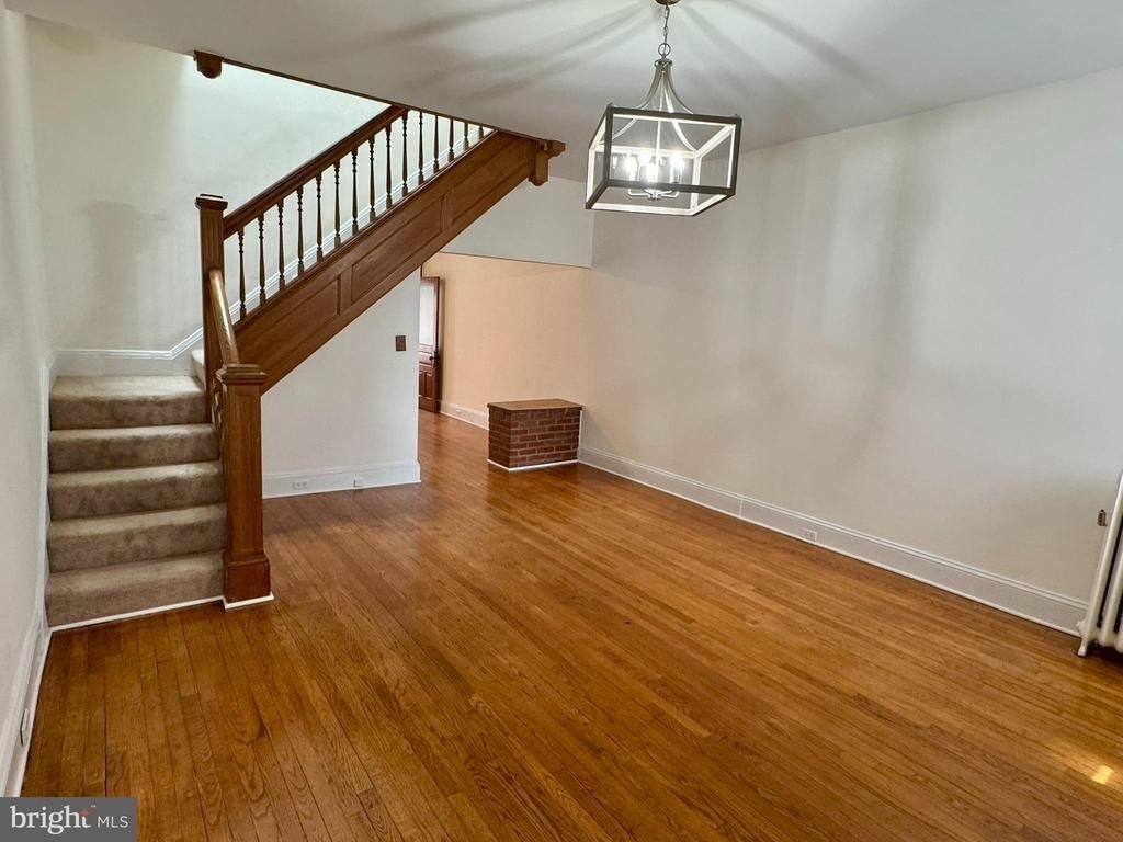 112 E 3rd Street - Photo 5
