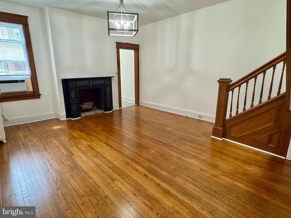 112 E 3rd Street - Photo 4