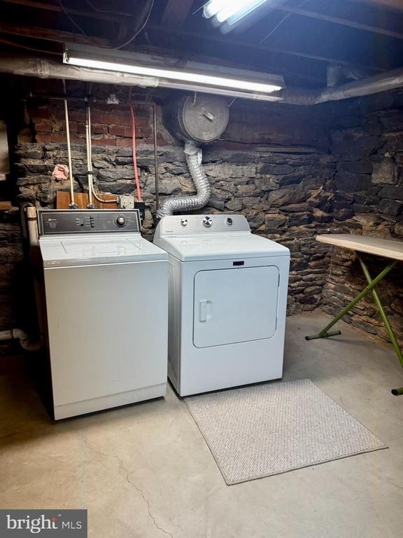 112 E 3rd Street - Photo 31