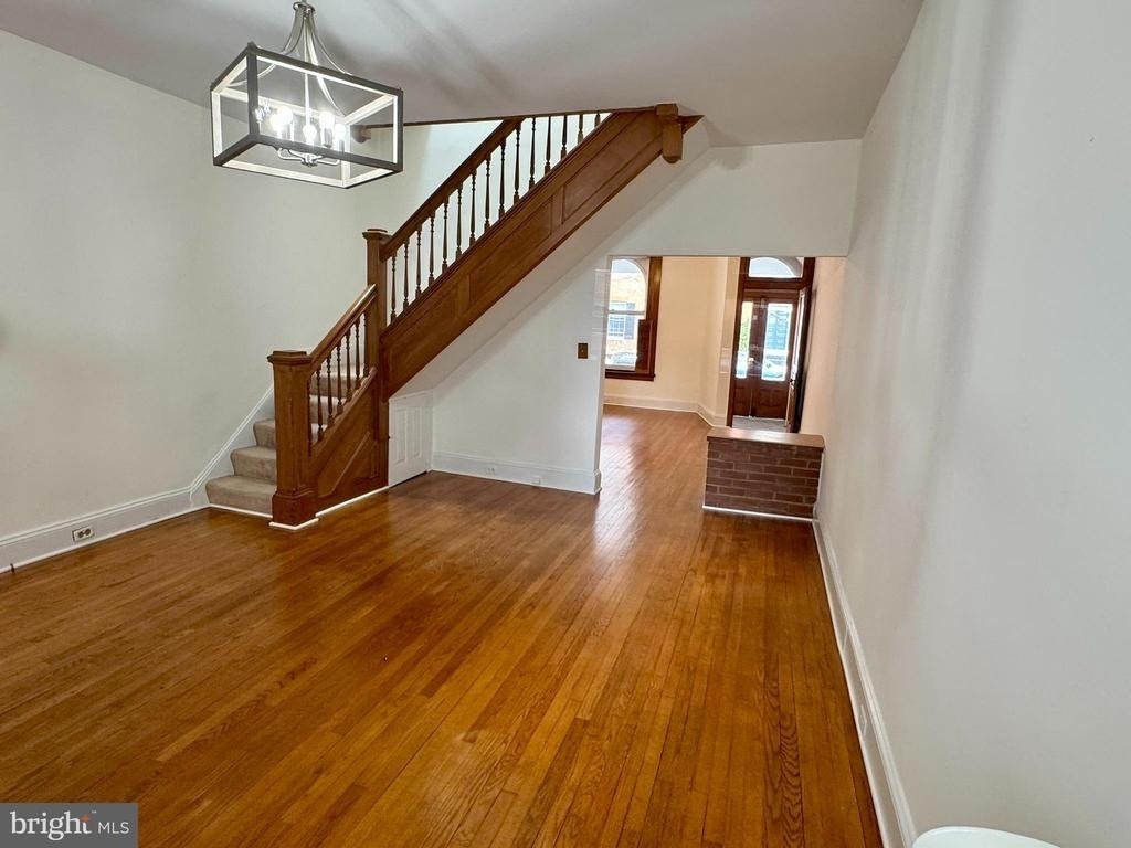 112 E 3rd Street - Photo 6