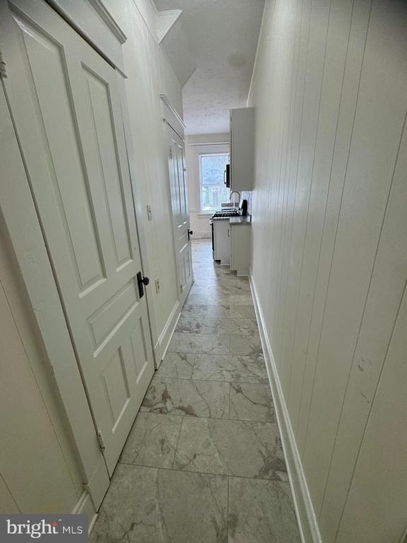 112 E 3rd Street - Photo 8