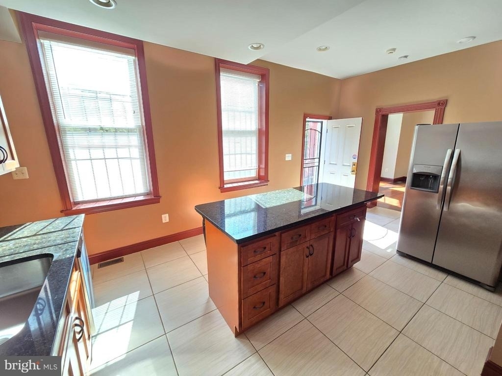 804 Hollins Street - Photo 14