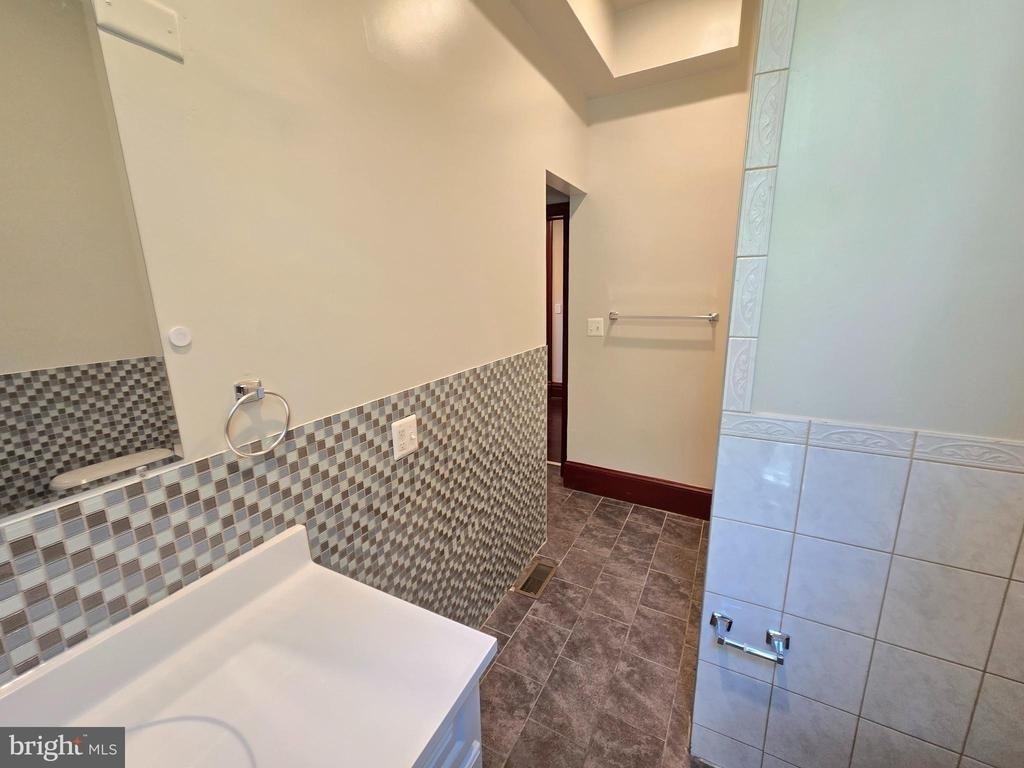 804 Hollins Street - Photo 27