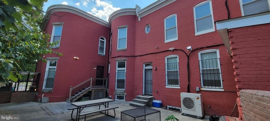 804 Hollins Street - Photo 9
