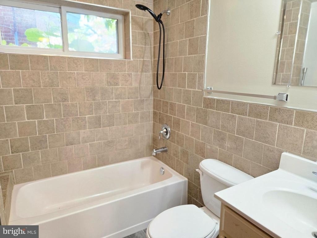 804 Hollins Street - Photo 33