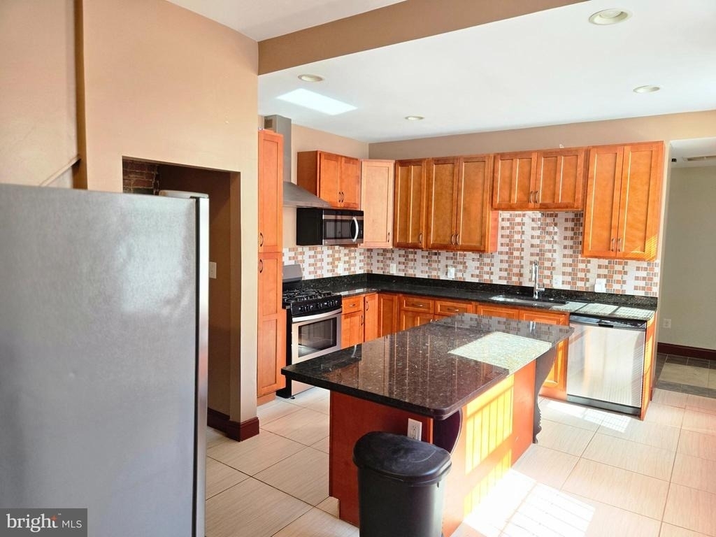 804 Hollins Street - Photo 11