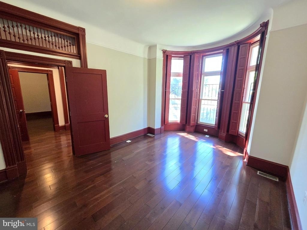 804 Hollins Street - Photo 32