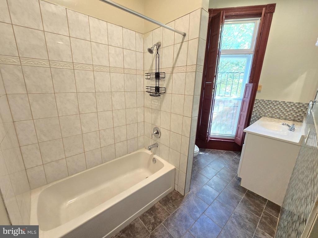 804 Hollins Street - Photo 28
