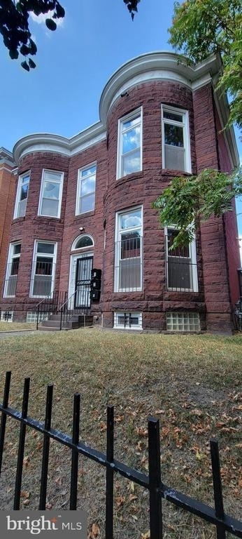 804 Hollins Street - Photo 6