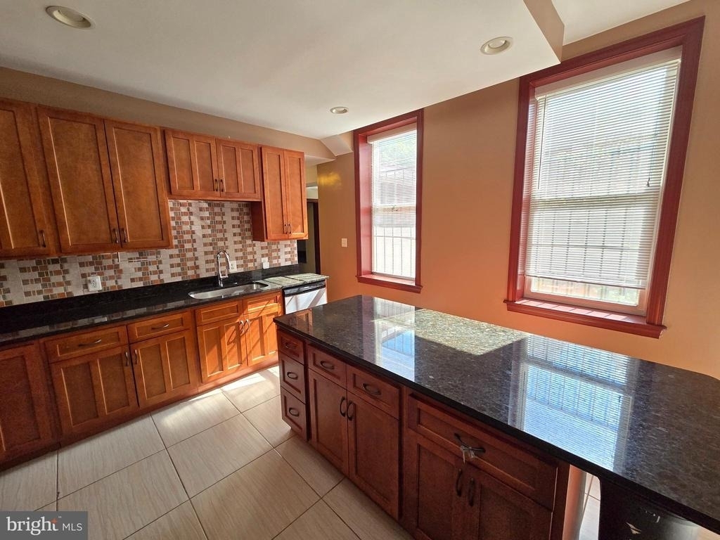 804 Hollins Street - Photo 17
