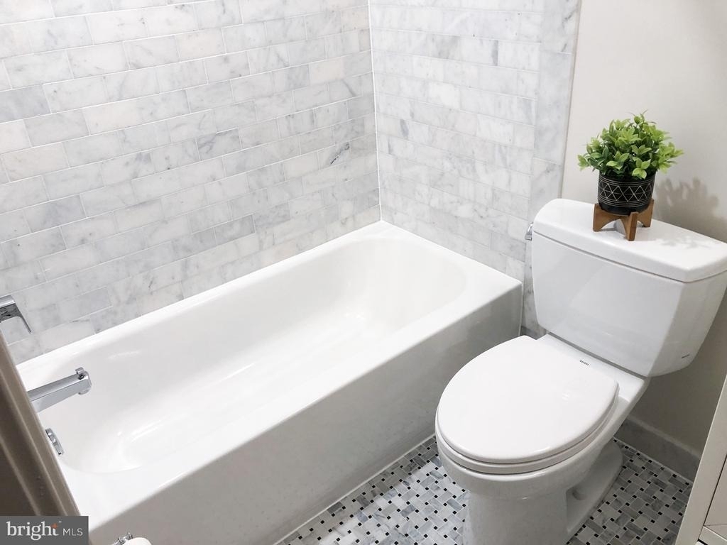 1302 E Capitol Street Ne - Photo 10