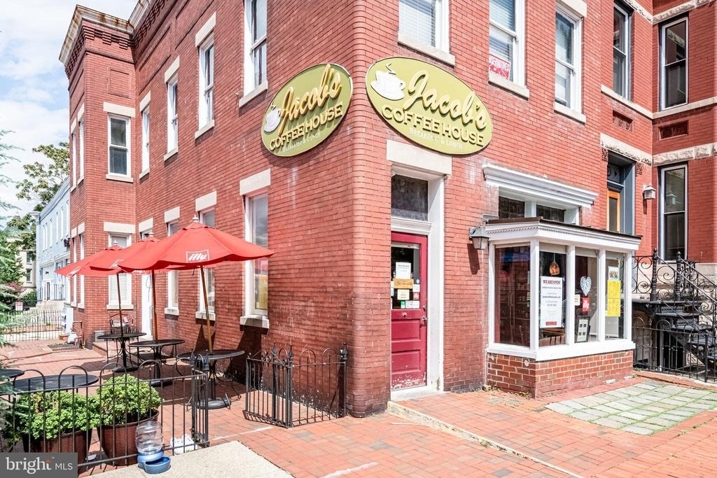 1302 E Capitol Street Ne - Photo 19