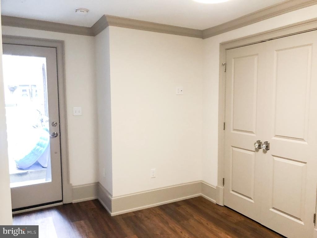 1302 E Capitol Street Ne - Photo 12