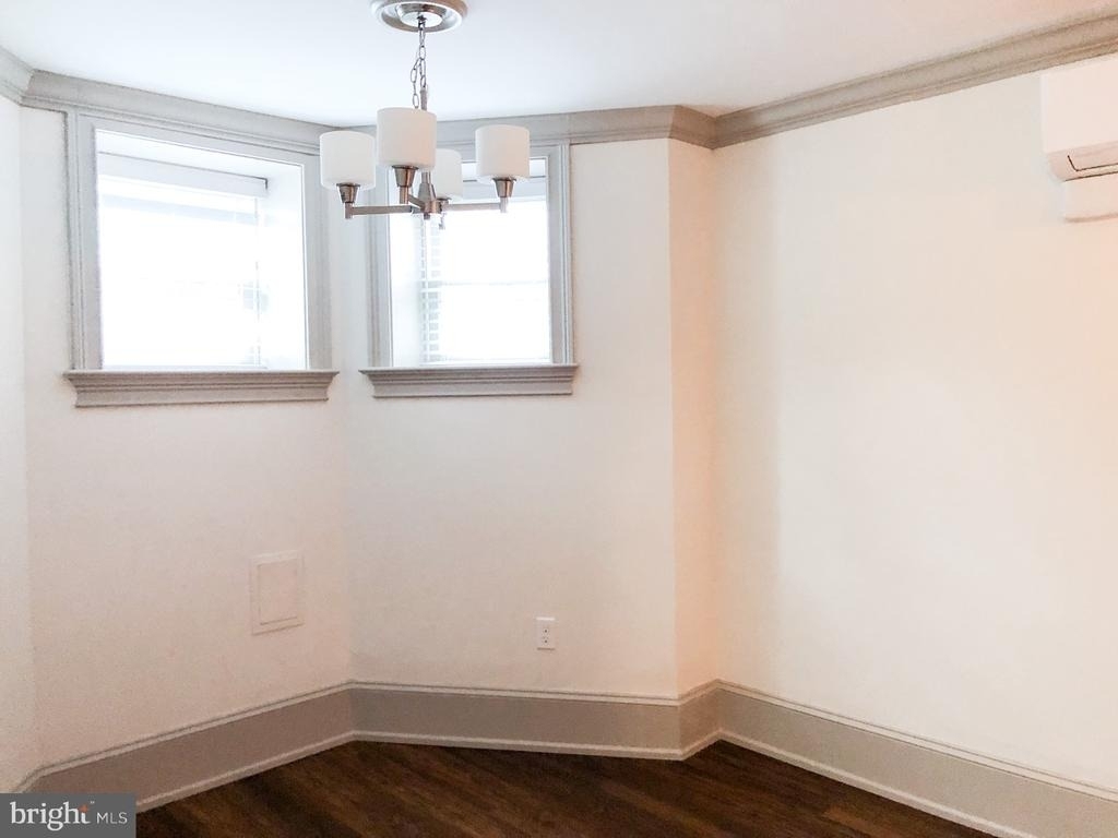 1302 E Capitol Street Ne - Photo 5