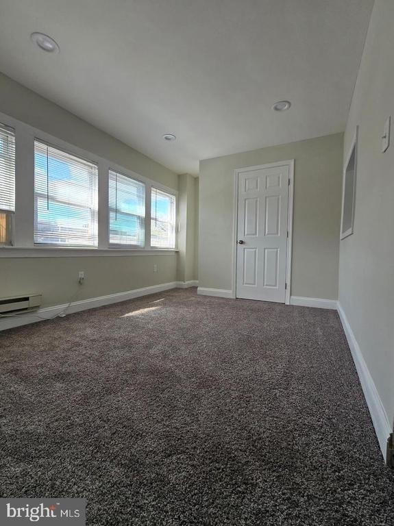 4044 7th Street Ne - Photo 6
