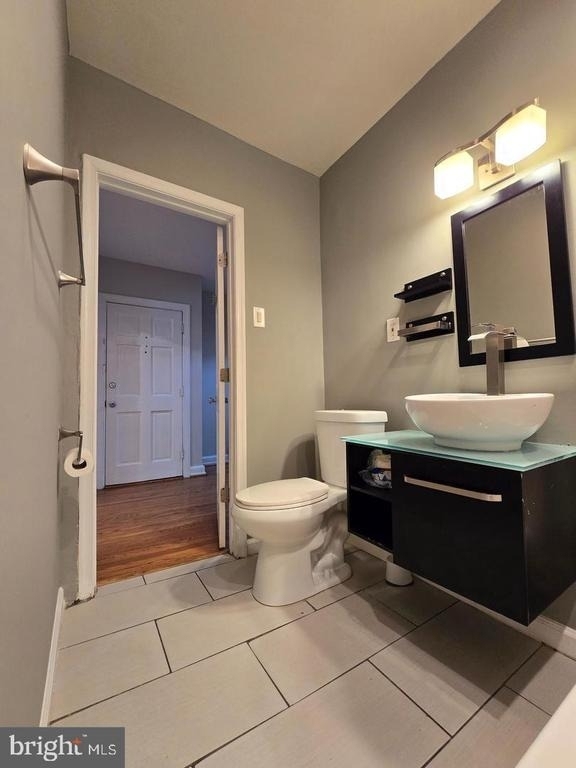 4044 7th Street Ne - Photo 2