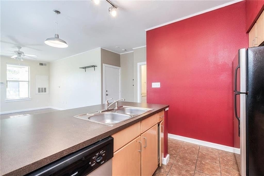 1201 Grove Blvd - Photo 6