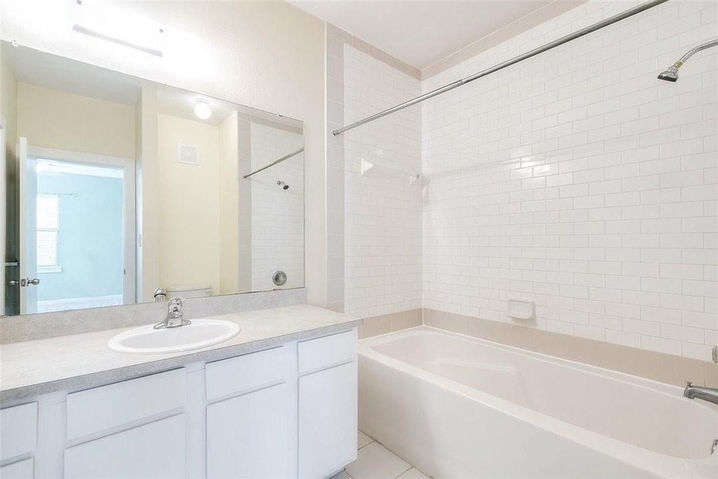 1201 Grove Blvd - Photo 9