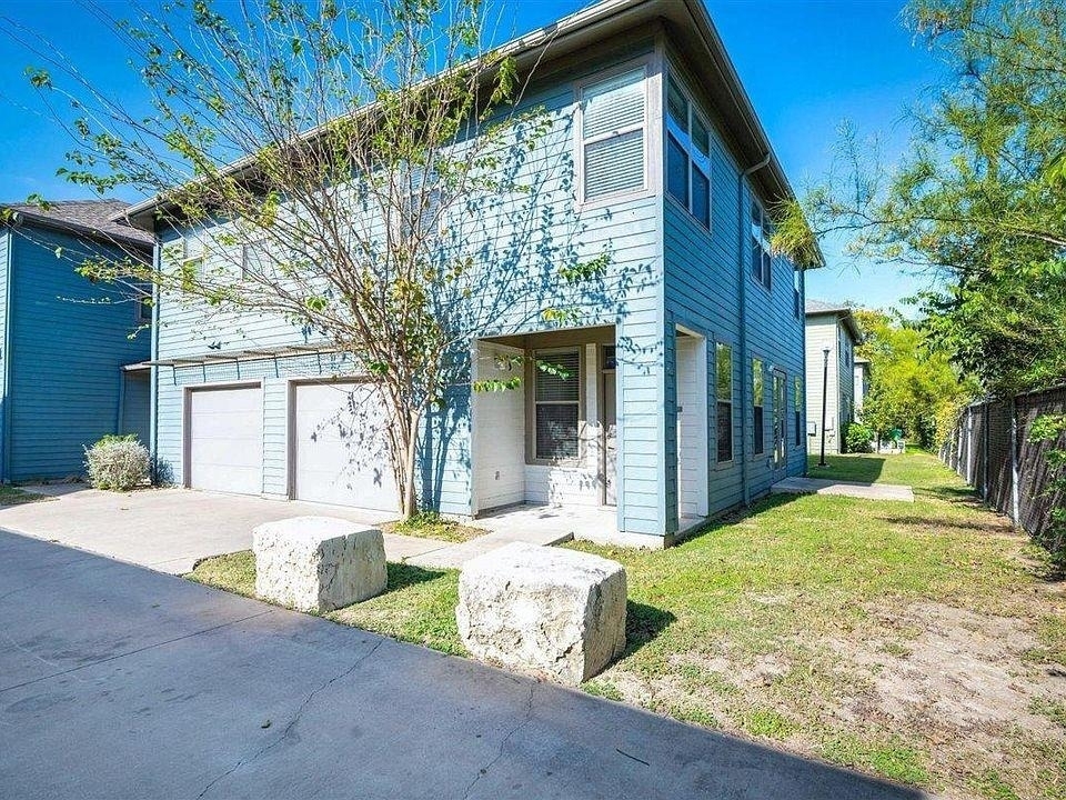 1201 Grove Blvd - Photo 0
