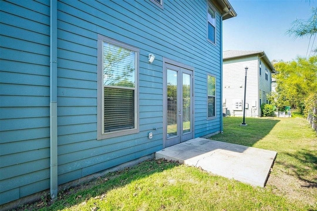 1201 Grove Blvd - Photo 24