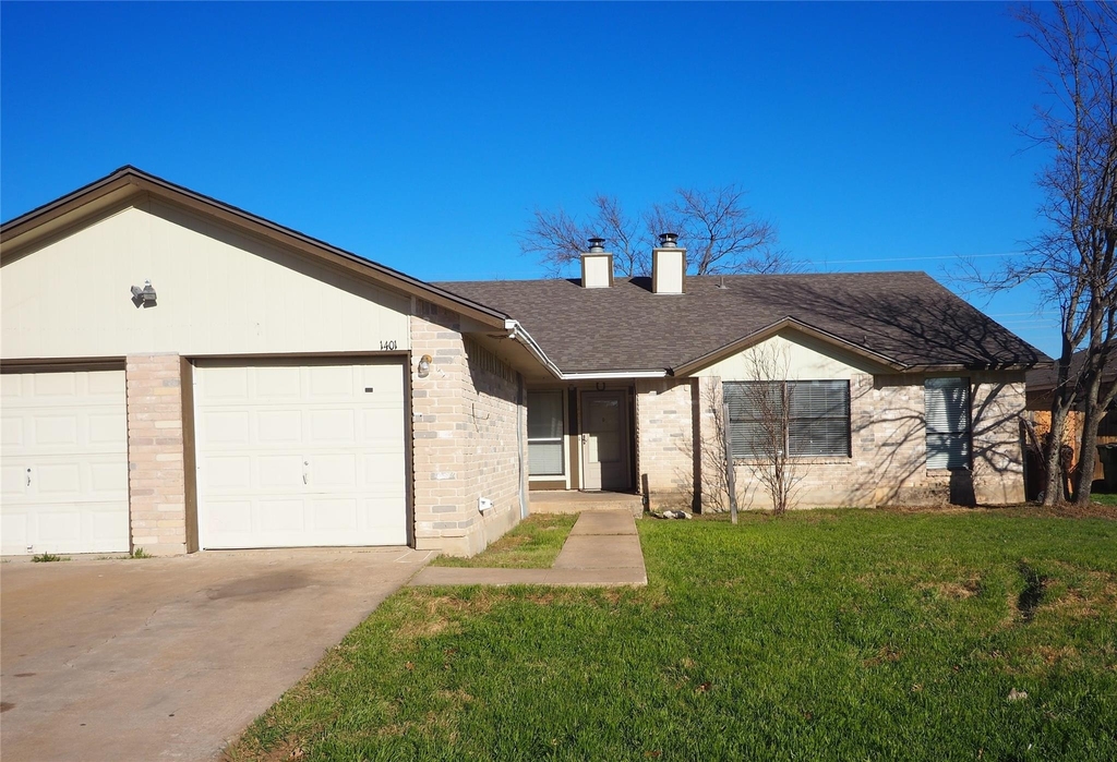 1403 Hermitage Dr - Photo 1