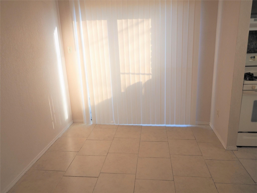 1403 Hermitage Dr - Photo 7