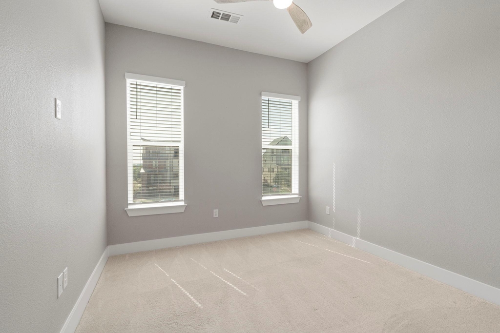 4501 Jackson Ave - Photo 19