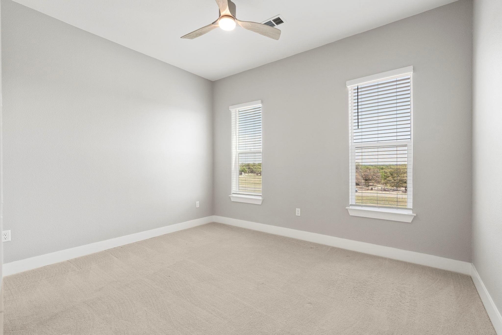 4501 Jackson Ave - Photo 13
