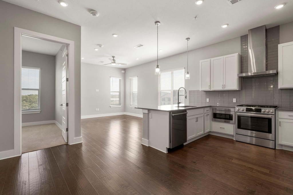 4501 Jackson Ave - Photo 3
