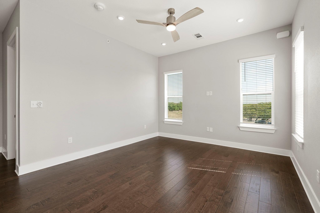 4501 Jackson Ave - Photo 10