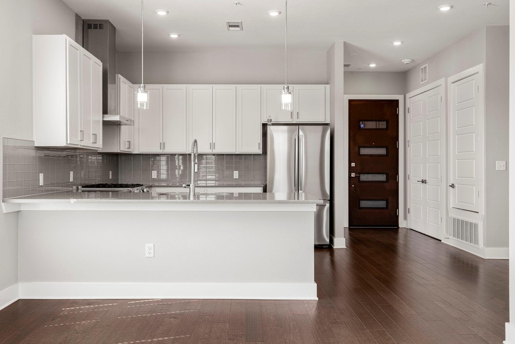 4501 Jackson Ave - Photo 8