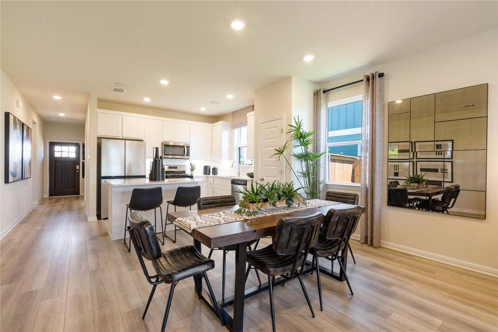 2428 Ekvall Dr - Photo 8