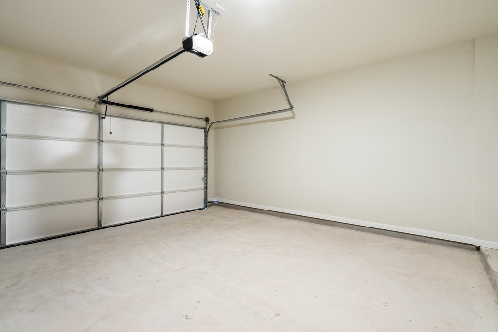 2428 Ekvall Dr - Photo 29